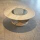 Table basse ronde travertin et vitre, Italie, 1970.