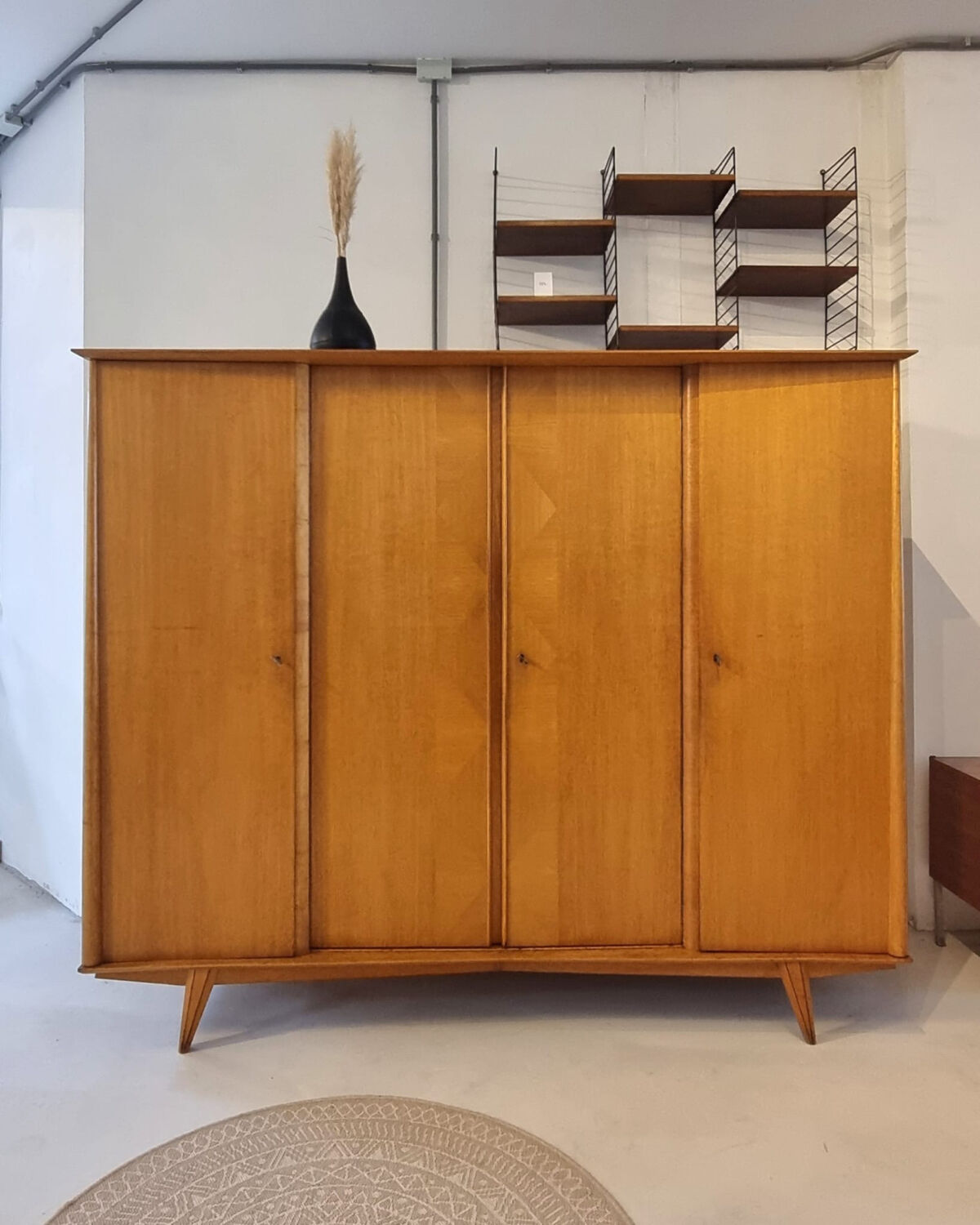 Armoire du milieu du siècle