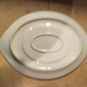 Plat ancien en porcelaine