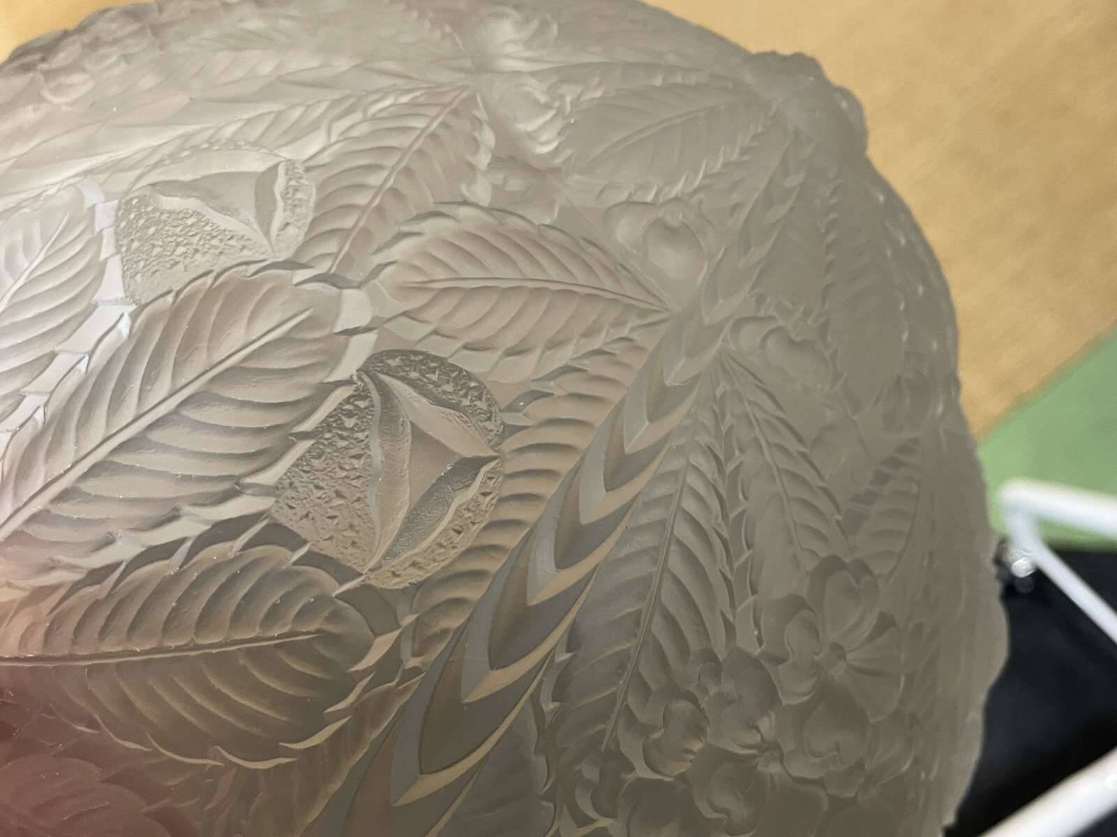 Suspension in white Art Deco period glass in the taste of Lalique