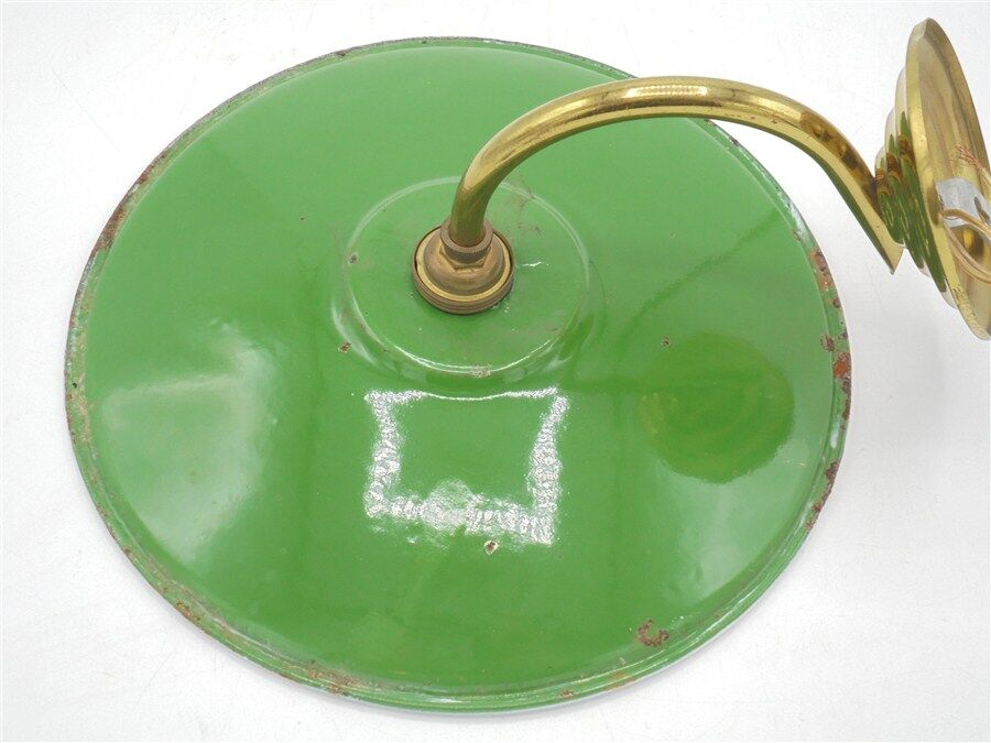 Enamelled wall lamp