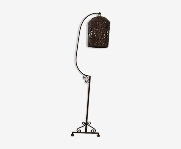 Lantern on foot