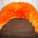 Armchair of child in 1970, metal and orange rug