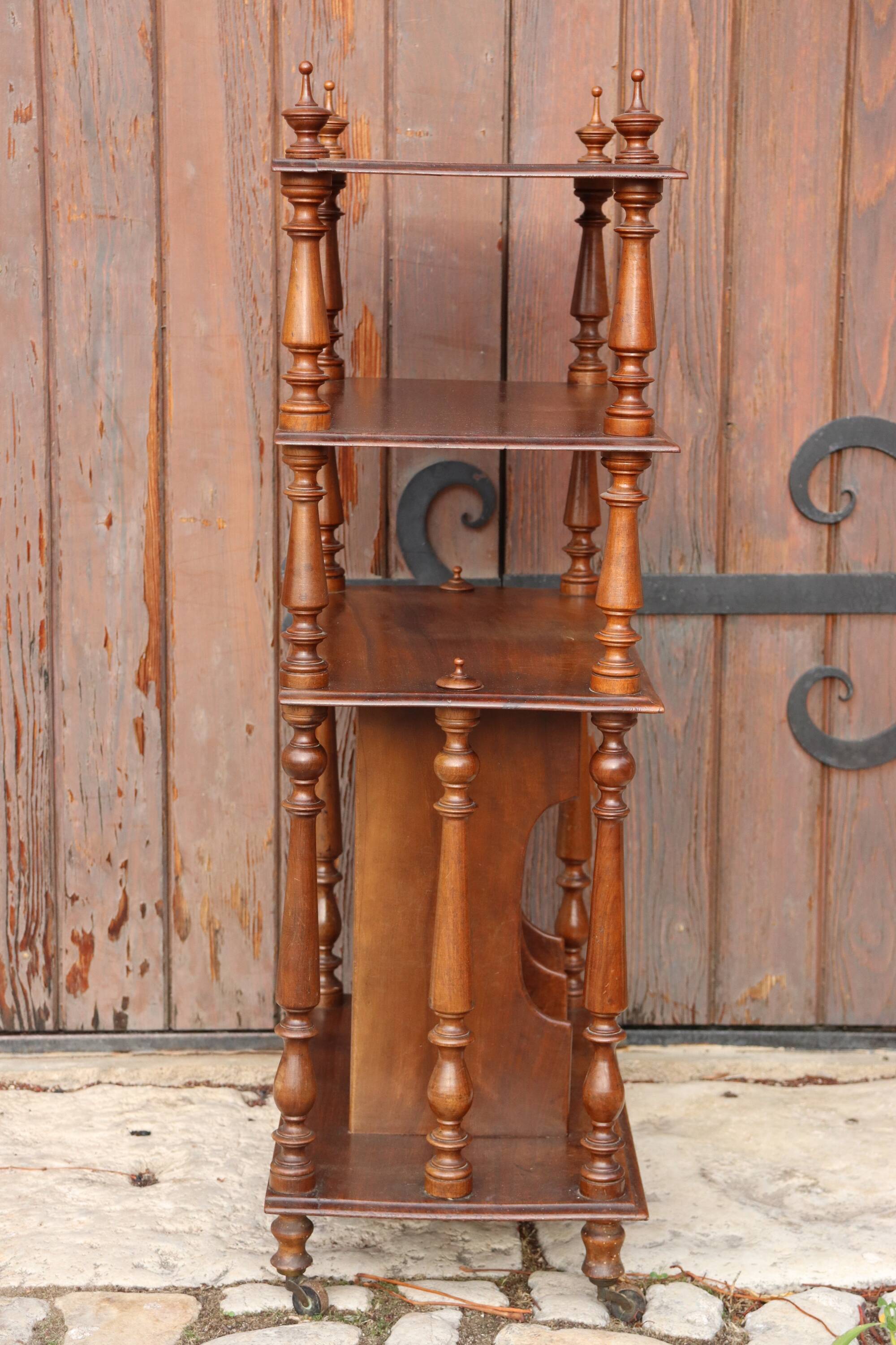 Early 20th century freestanding shelf