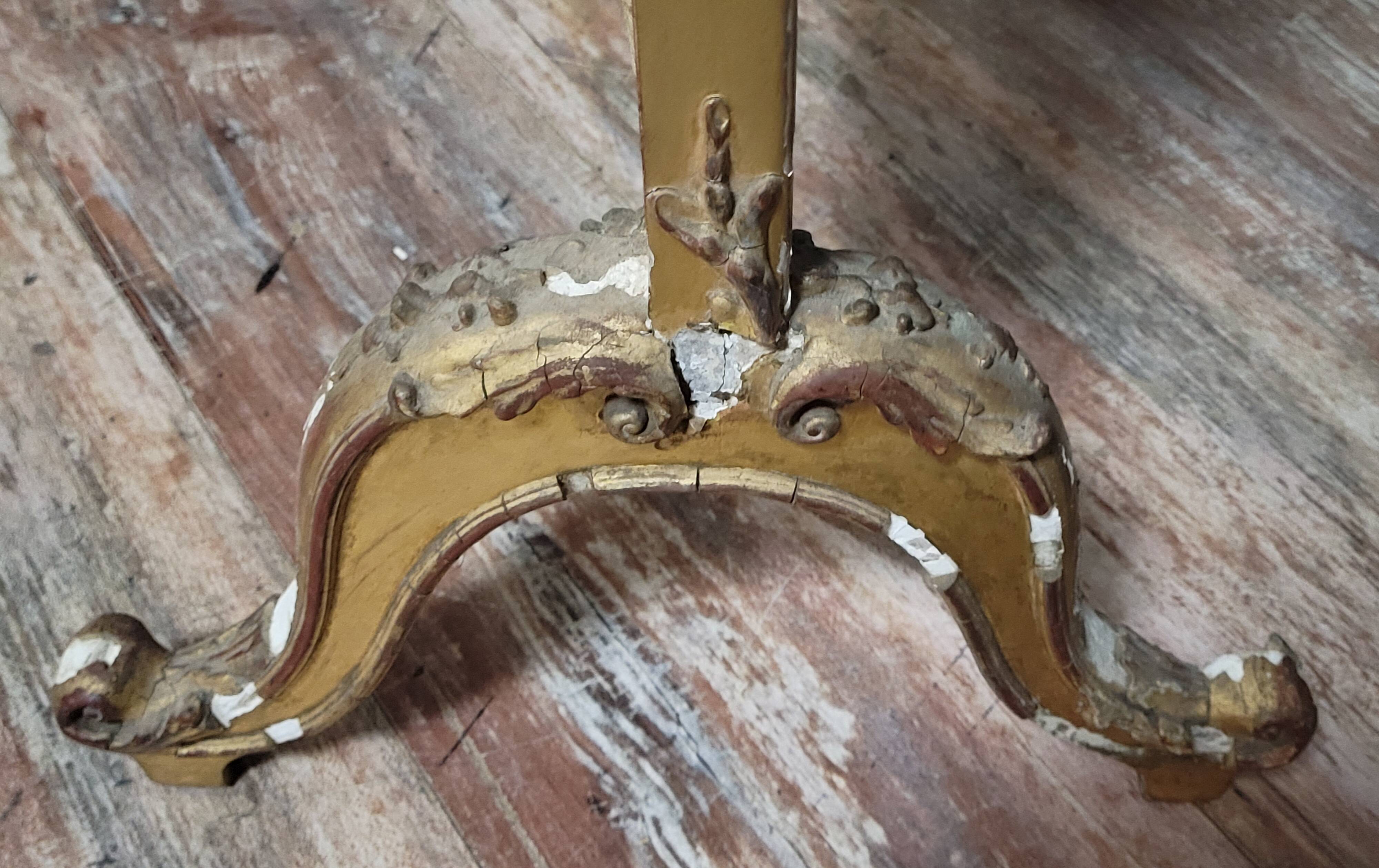 Antique Louis XV style fire screen, in carved and gilded wood, in need of restoration