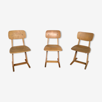 Series of 3 vintage children's casala chairs