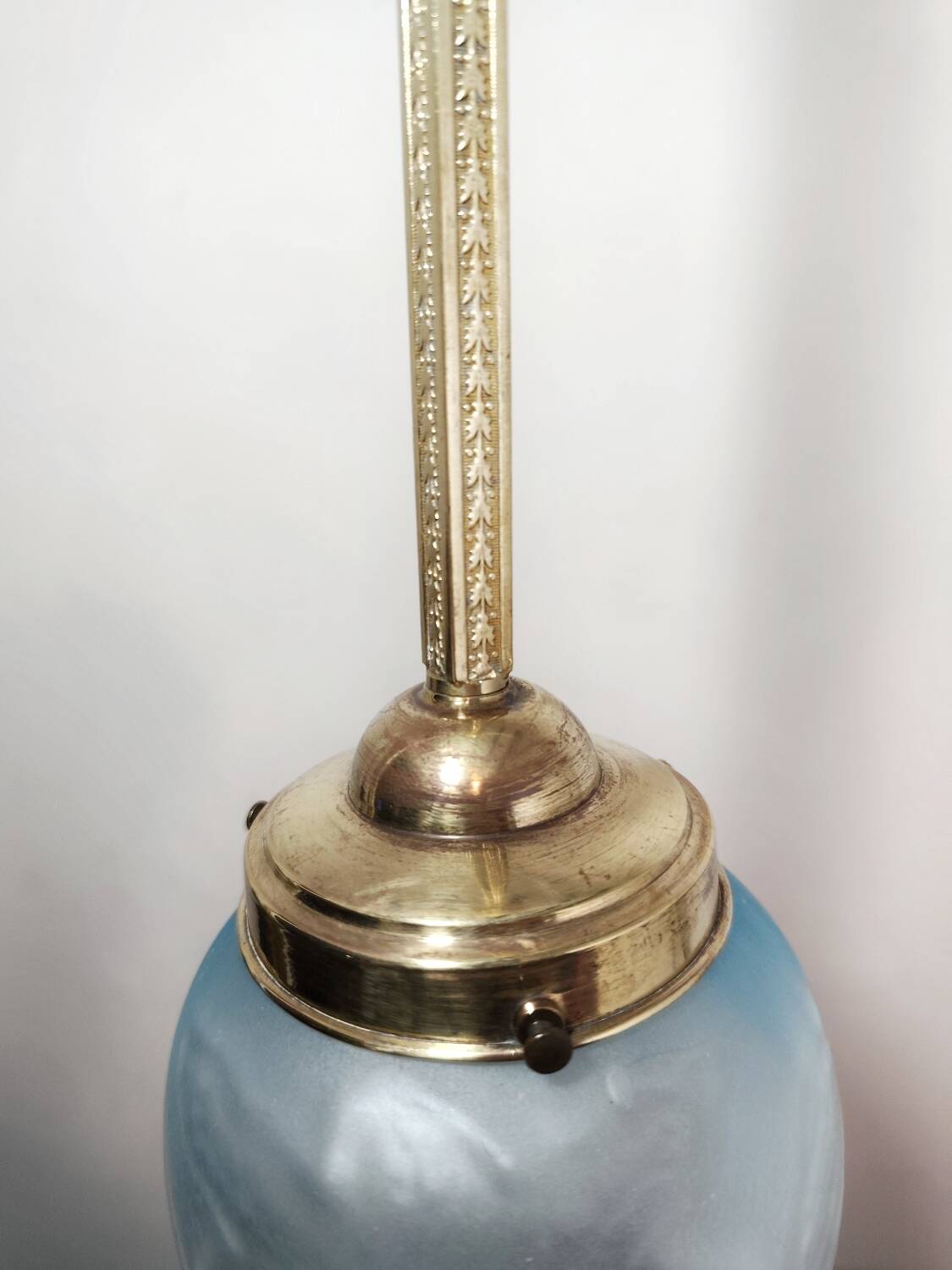 Lámpara "Art Nouveau" de latón y cristal. España, 1930s.