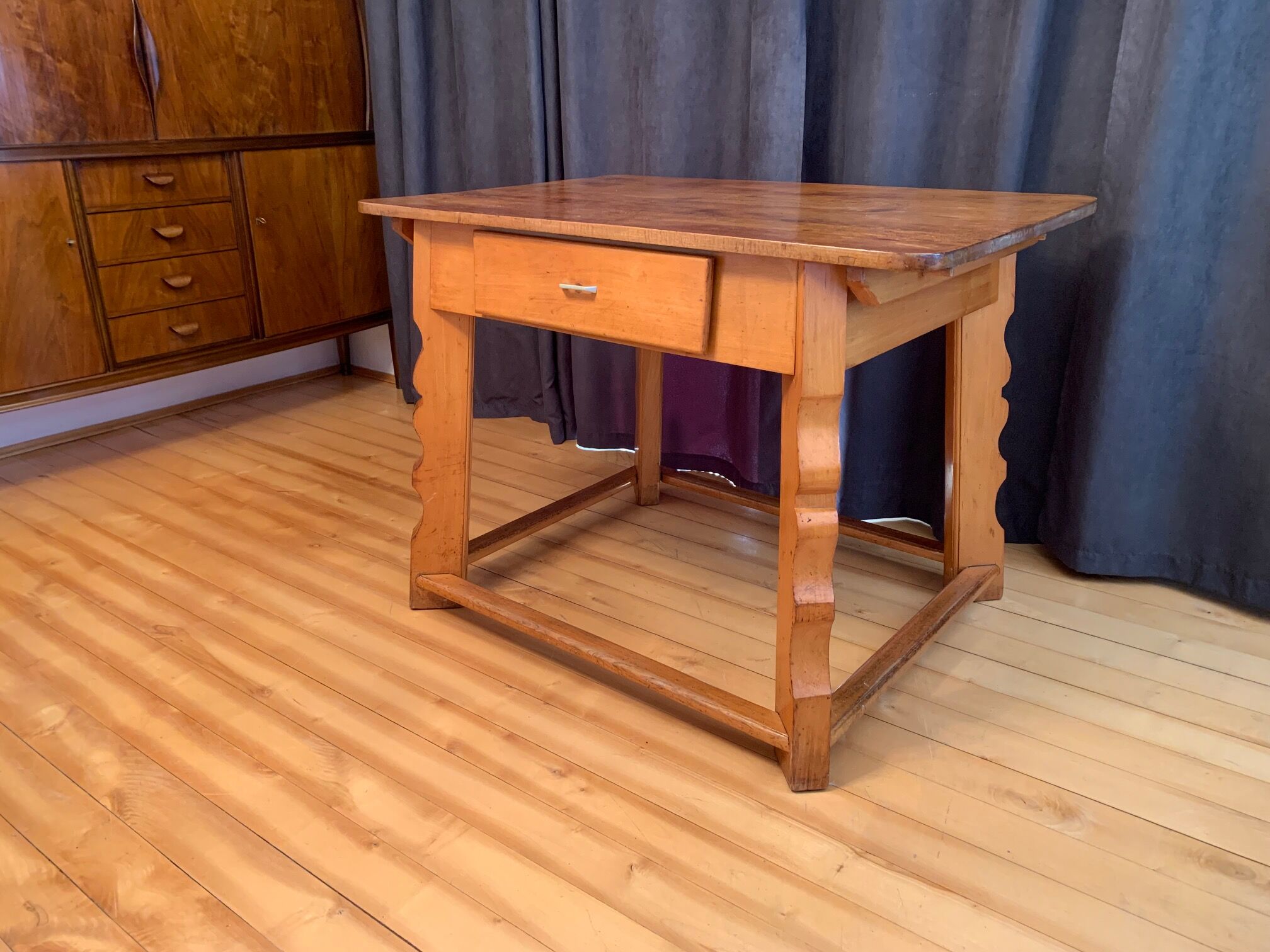 Table tyrolienne Autriche années 1930