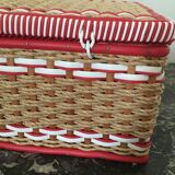 Scoubidou sewing box