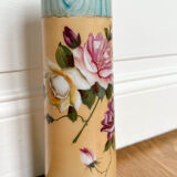 Vase bleu et beige à motif fleurs