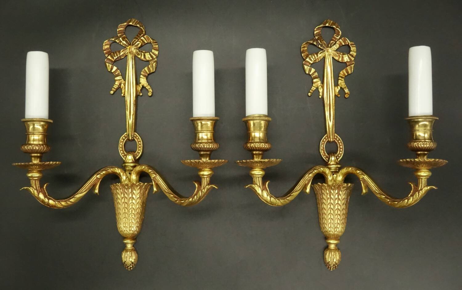 Pair of Louis XVI style knot wall lights - gilded bronze
