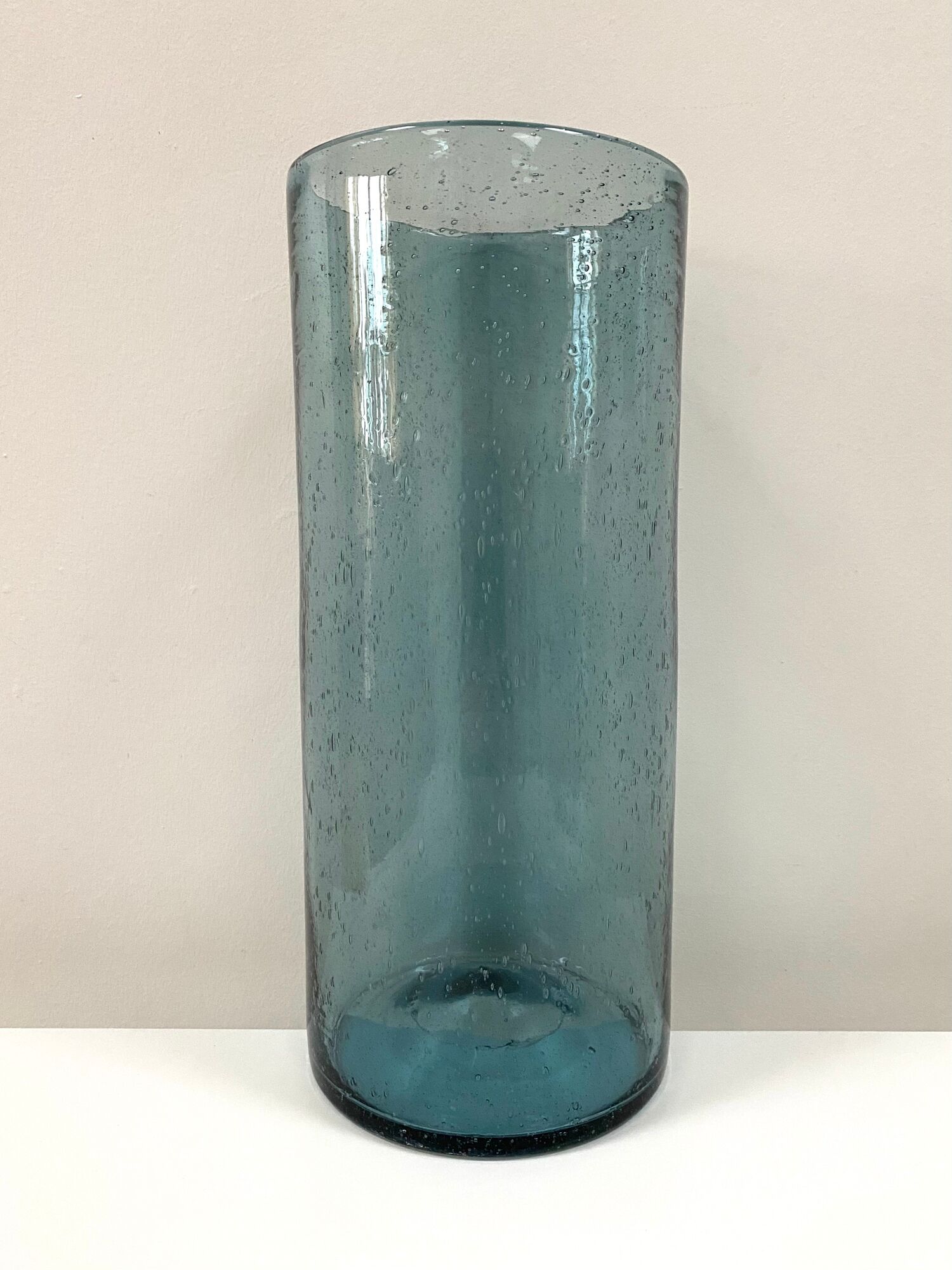 Vase in blown glass bubbled blue gray from the 60s