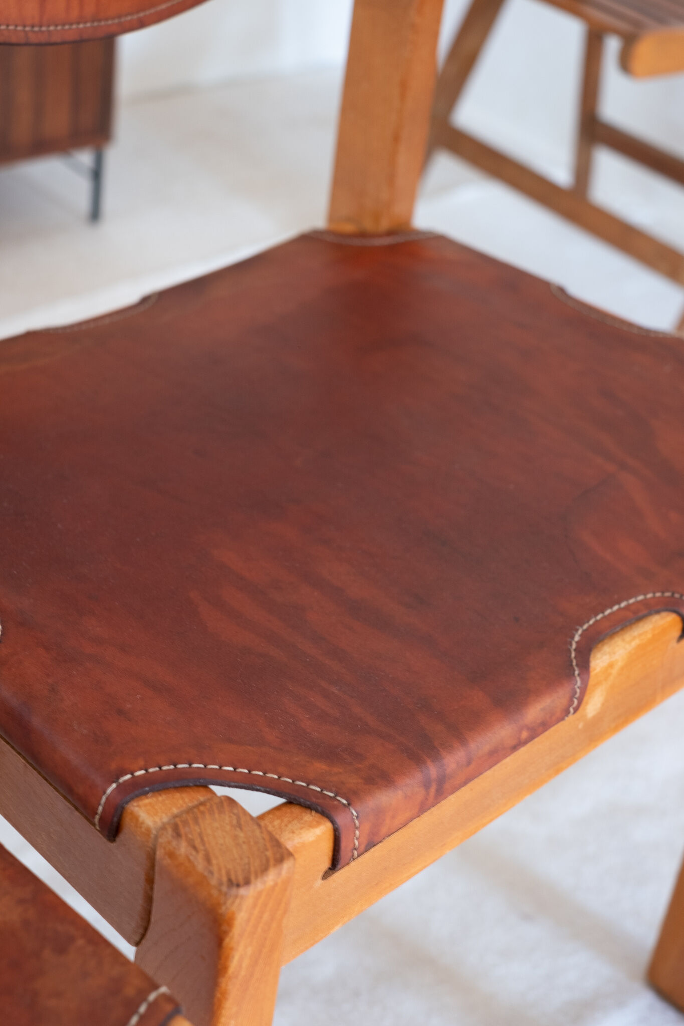 Series of 4 chairs "Maison Regain"