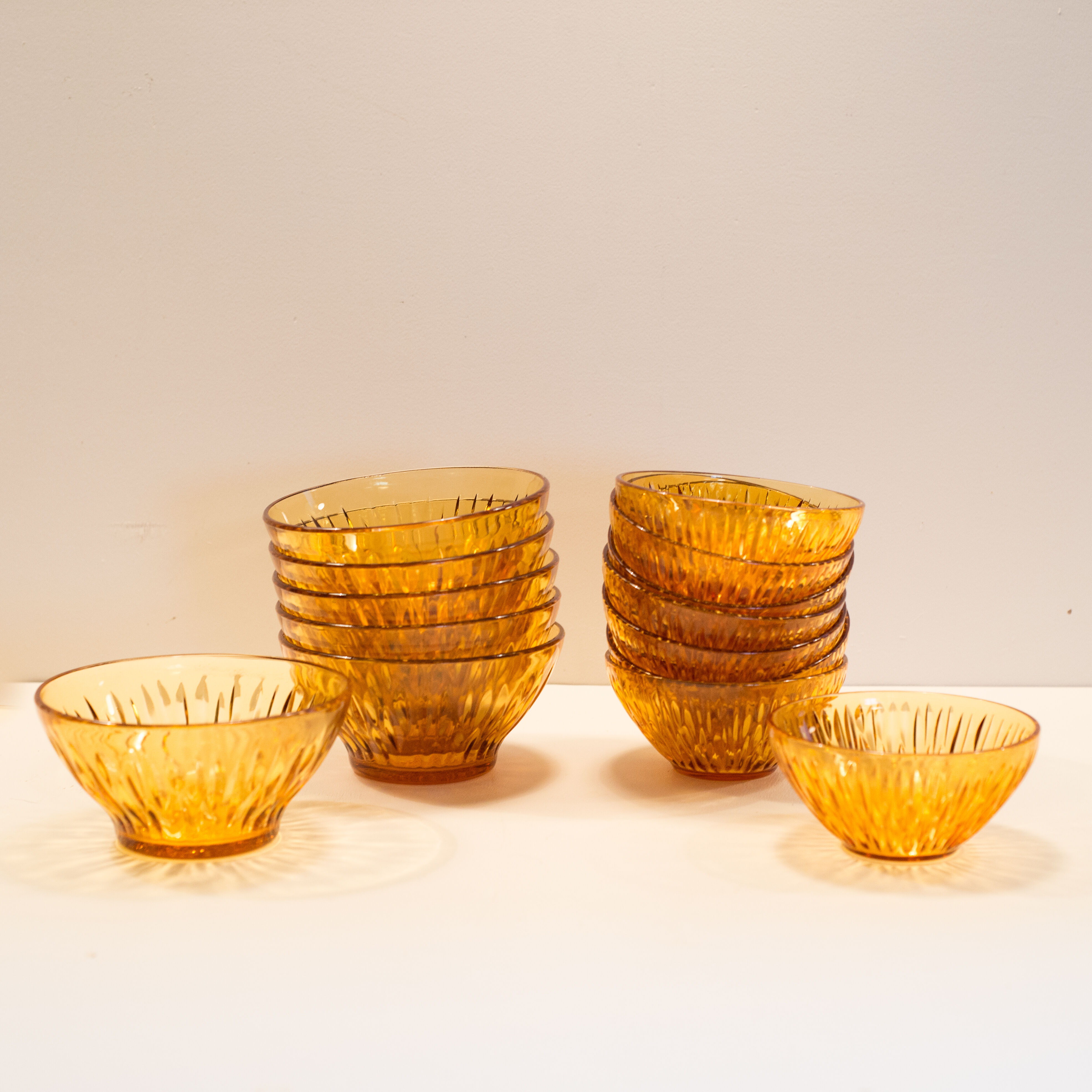 Amber glass flower service 16 pieces