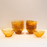 Amber glass flower service 16 pieces