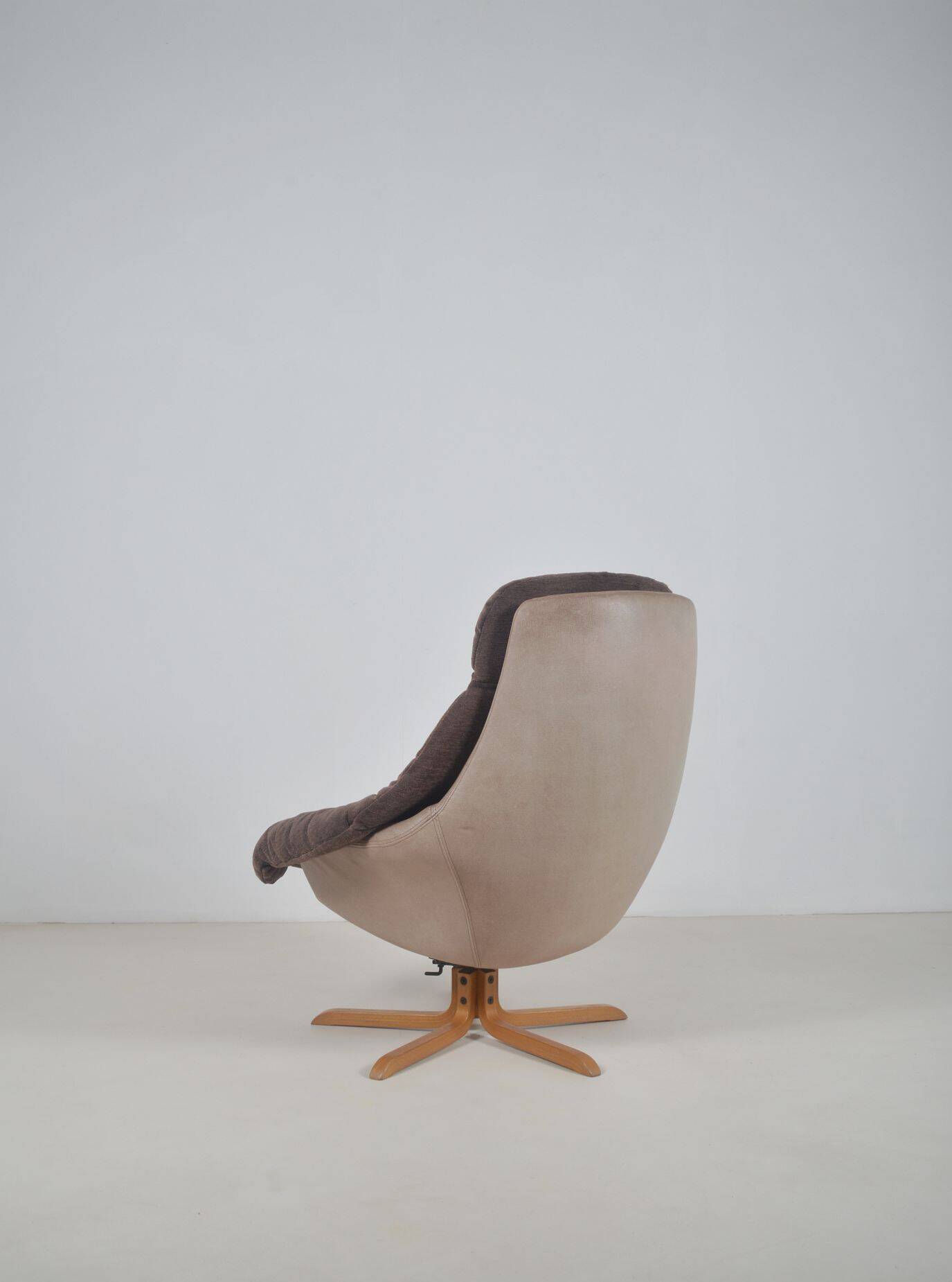Danish lounge chair designed by H.W. Small for Bramin, 1970s