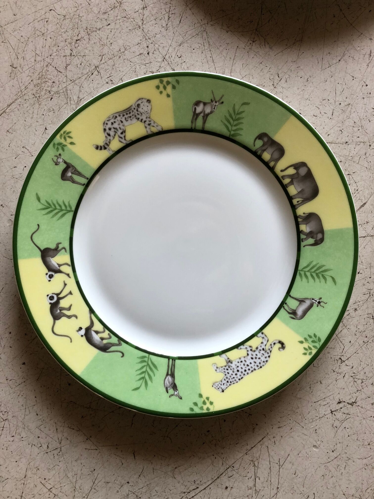 Hermes model africa plates