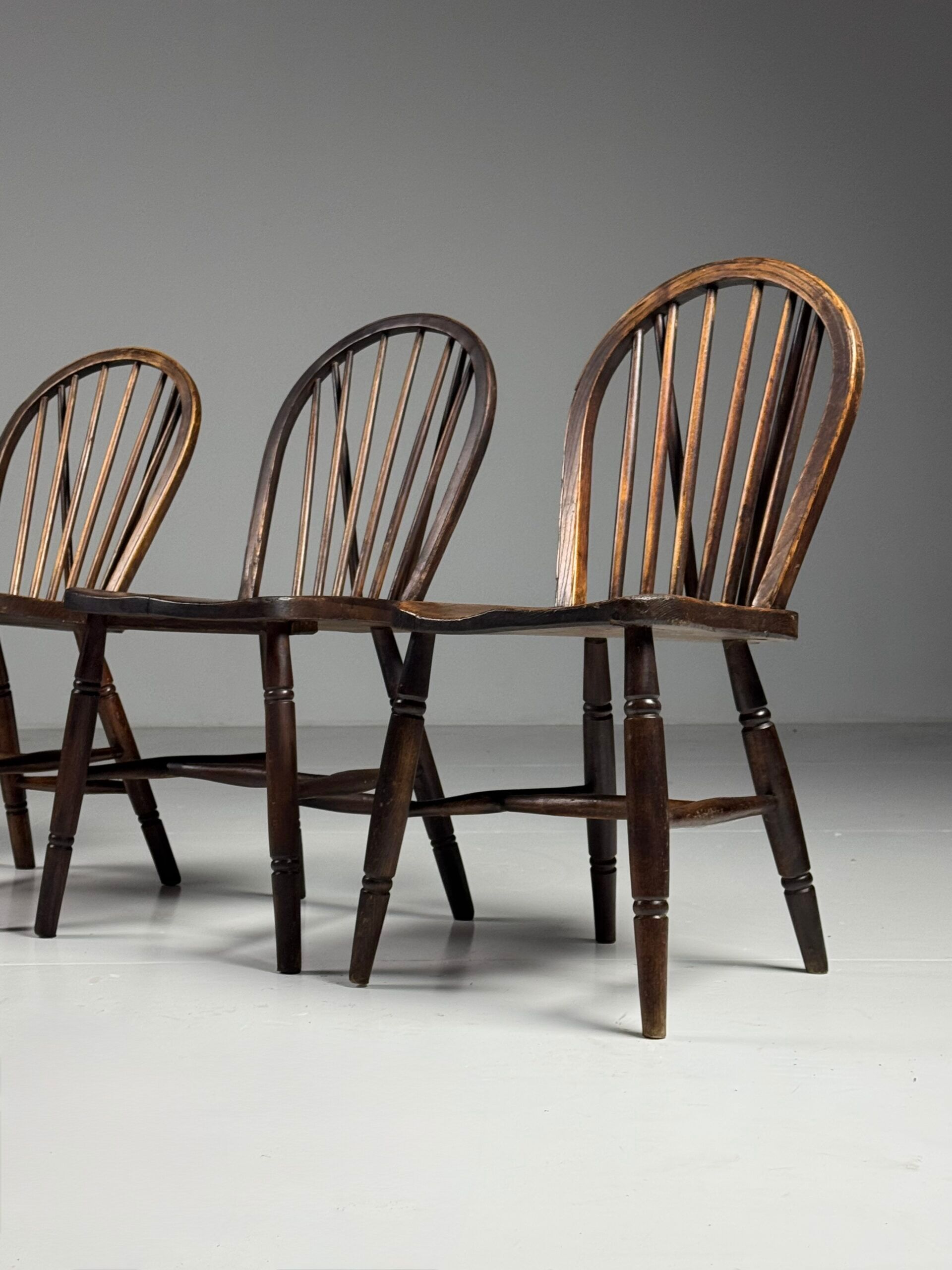 Set of 4 Windsor dining chairs