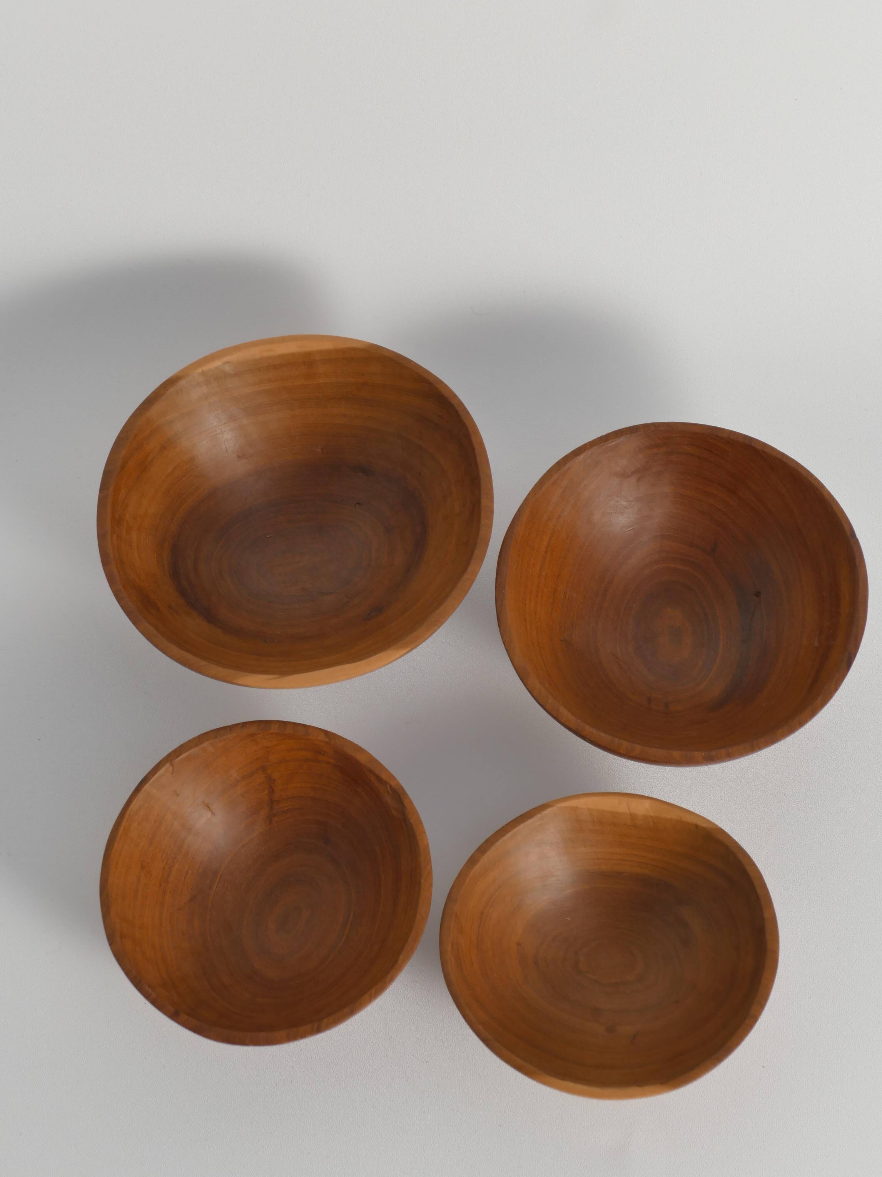 Handmade Akacia Wood Bowls, Set of 4