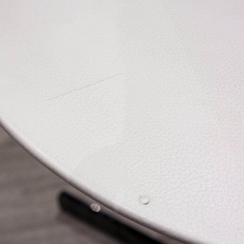 Table basse Poltrona Frau en cuir Blanc