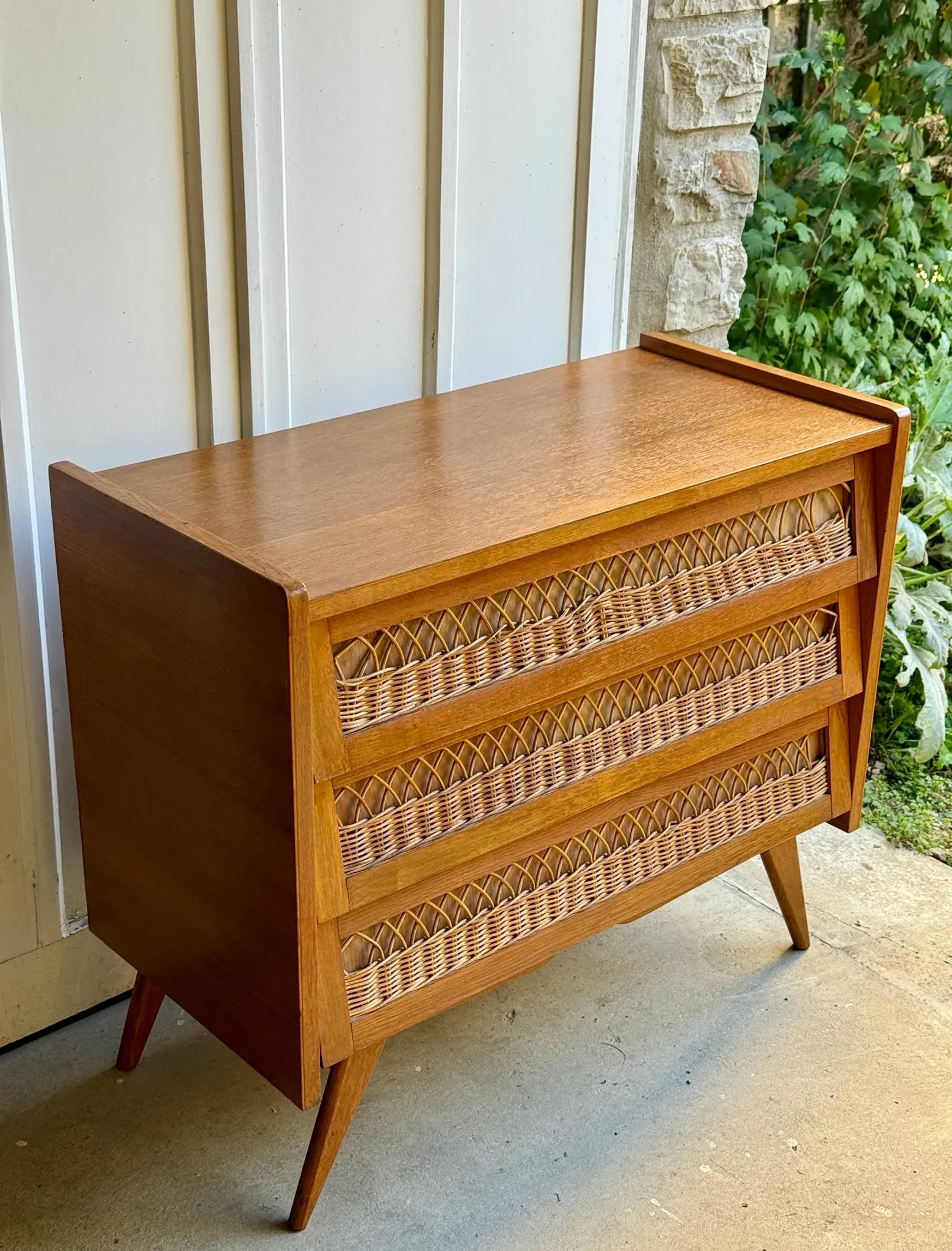 Scandinavian chest of drawers in oak and rattan from the 50s/60s.