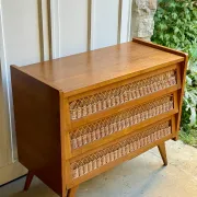 Scandinavian chest of drawers in oak and rattan from the 50s/60s.
