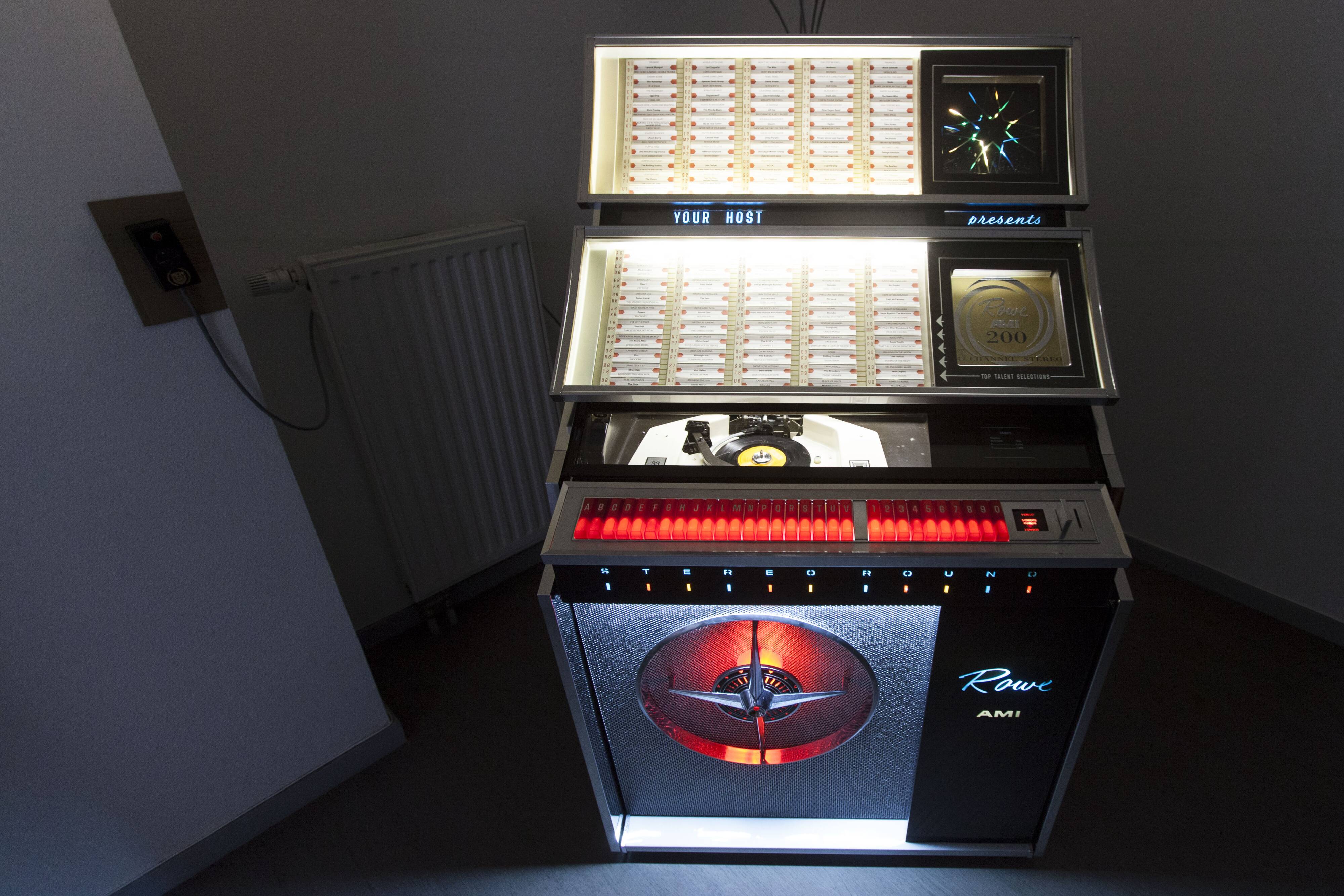 Jukebox Rowe friend from 1963 model "Jal" capa 100 vinyls pop, rock, metal compilation from 1950 to 1990