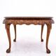 Table ancienne sculptée, Europe occidentale, vers 1910.