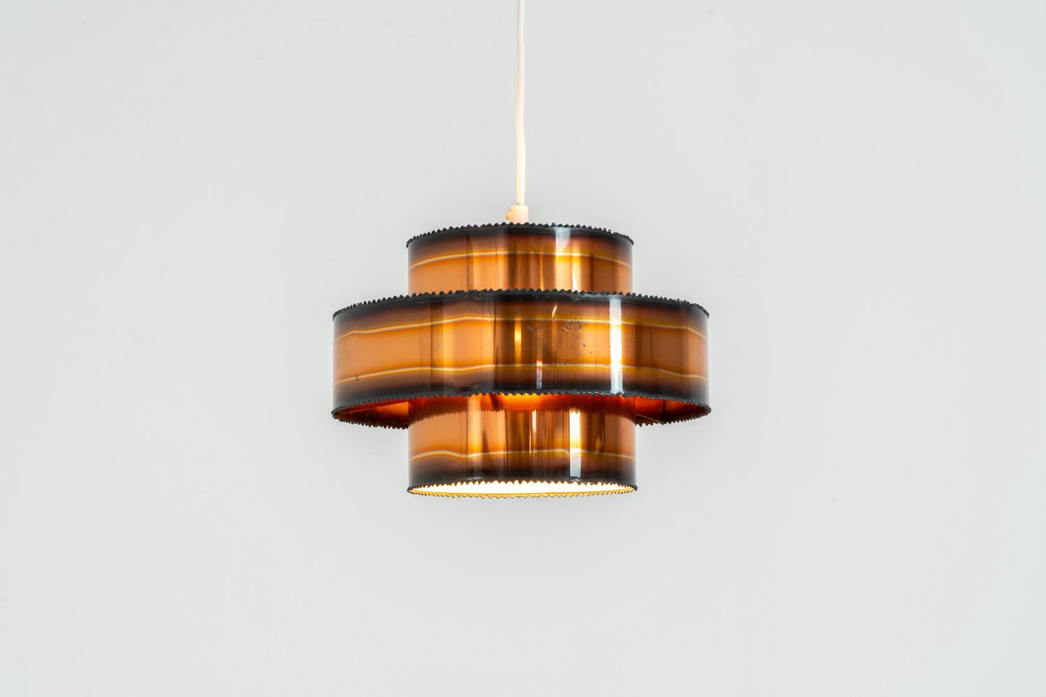 Pendel brutaliste en cuivre brûlé par Svend Aage Holm Sørensen (Danemark, années 1960).