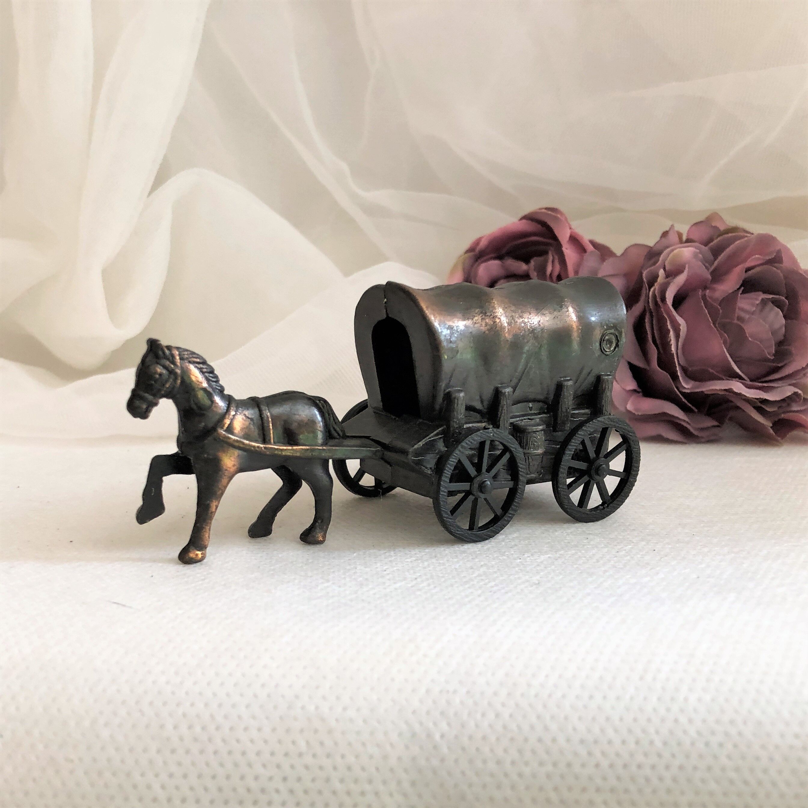 Metal pencil sharpener vintage horse and carriage collection