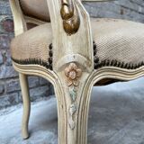 Fauteuil français avec tapisserie florale
