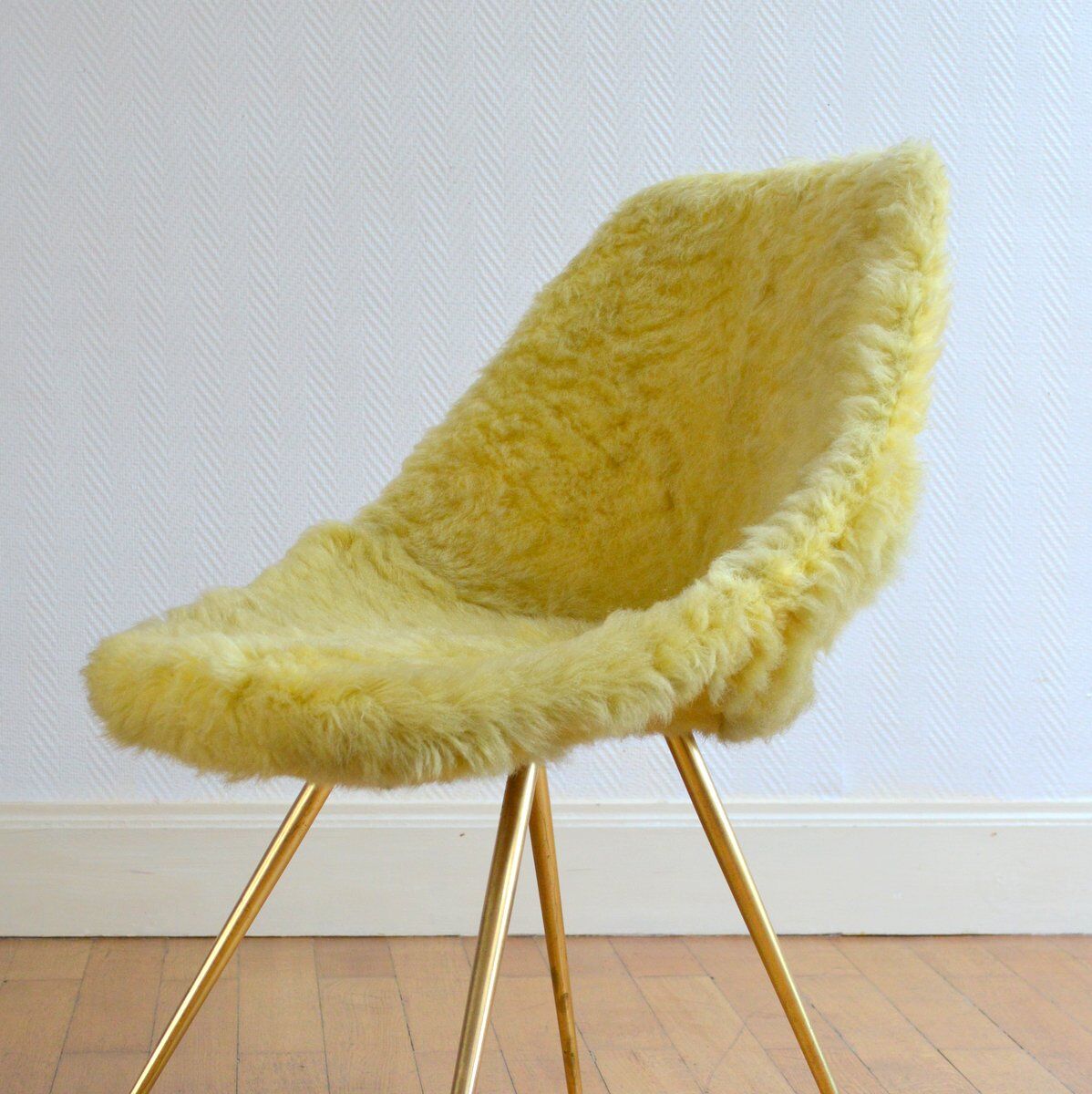 Armchair moumoute Design 1950