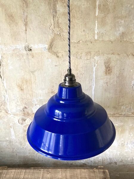 Blue metal workshop suspension