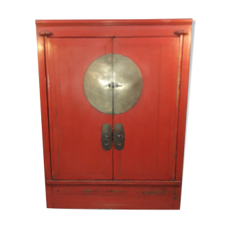 Chinese wardrobe in red lasca