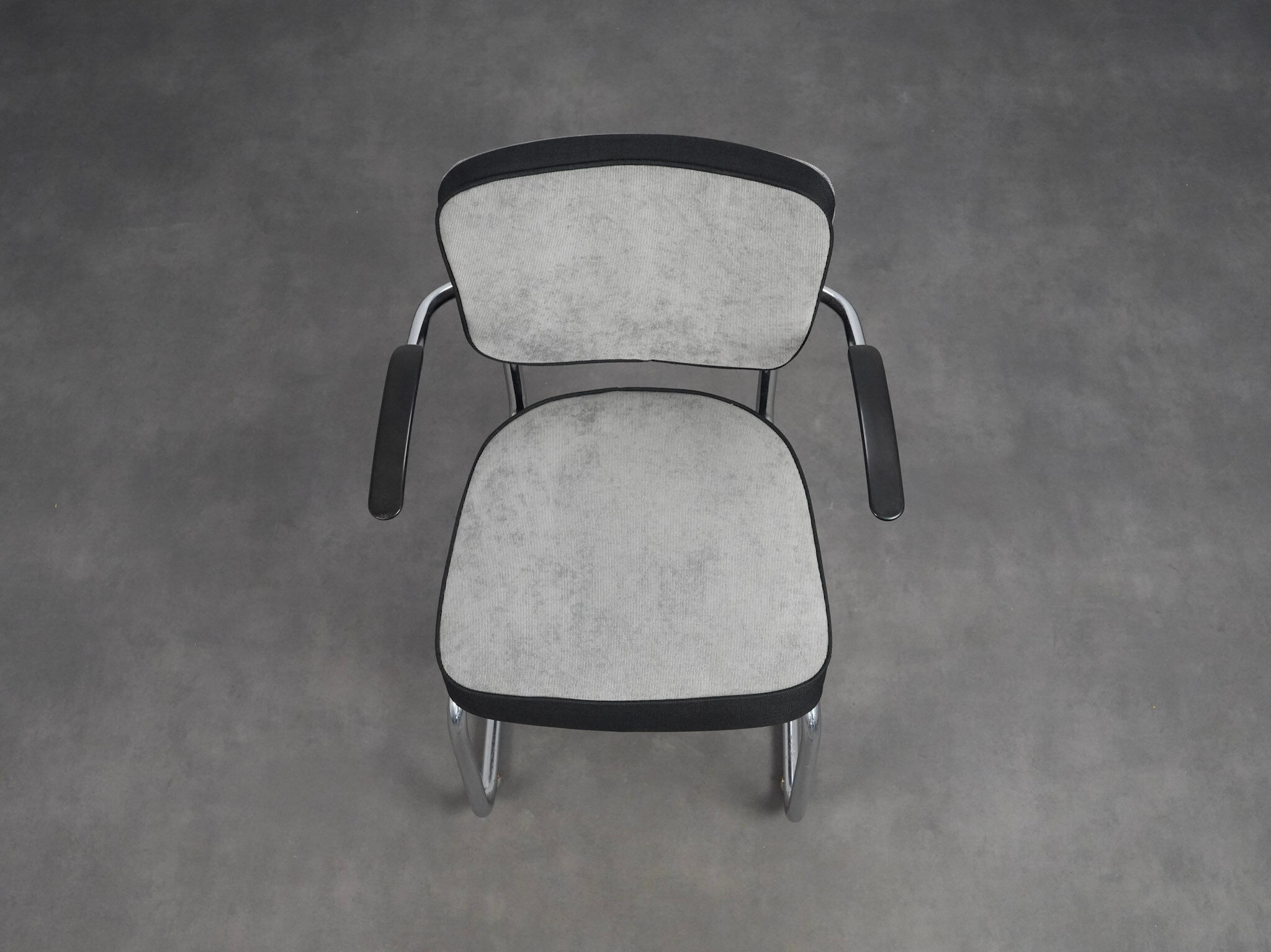 Fauteuil moderniste par Ahrend de Cirkel, Pays-Bas, années 1960.