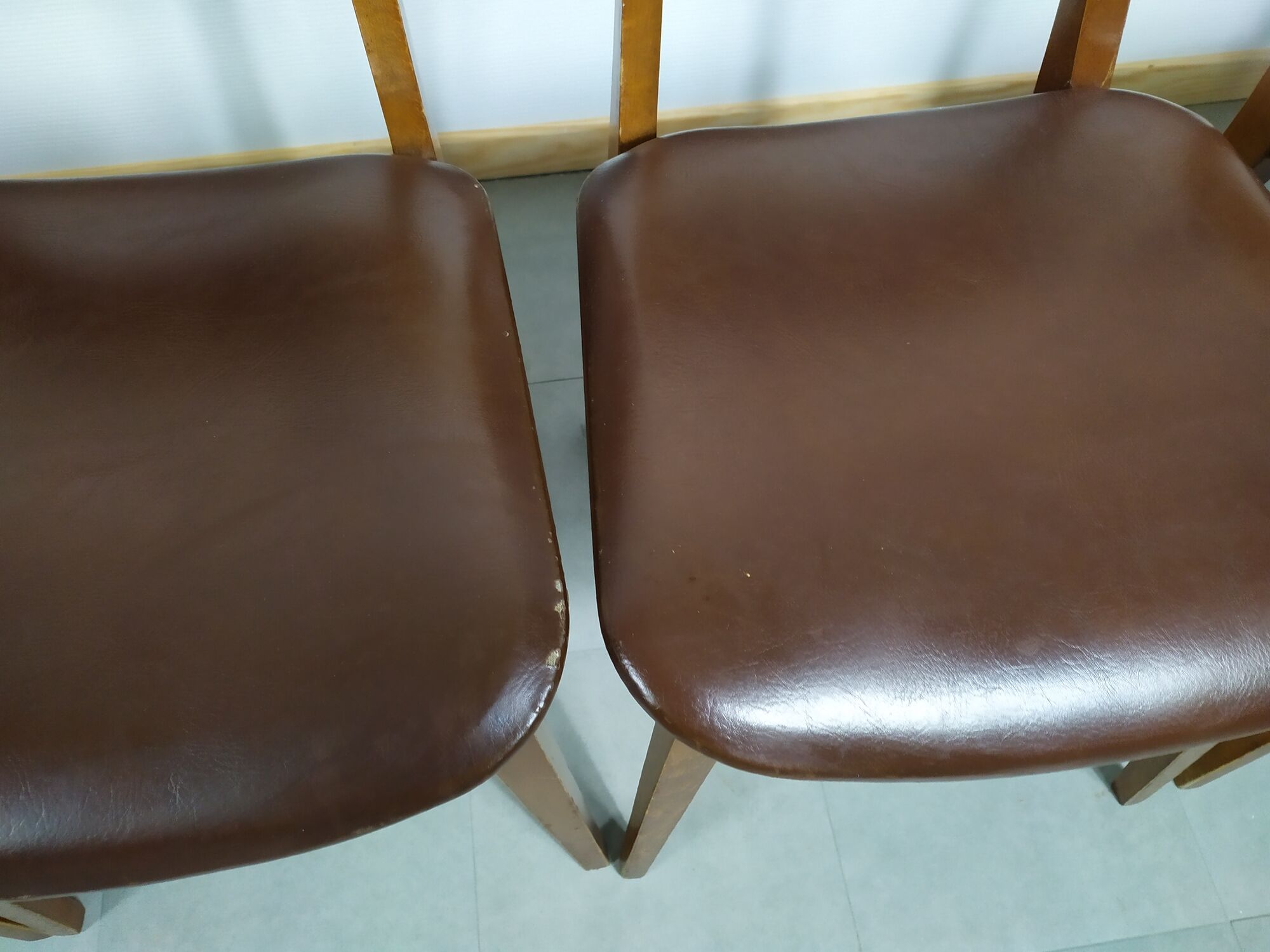 Suite de 6 chaise bois skaï marron brus vintage année 50 - 60
