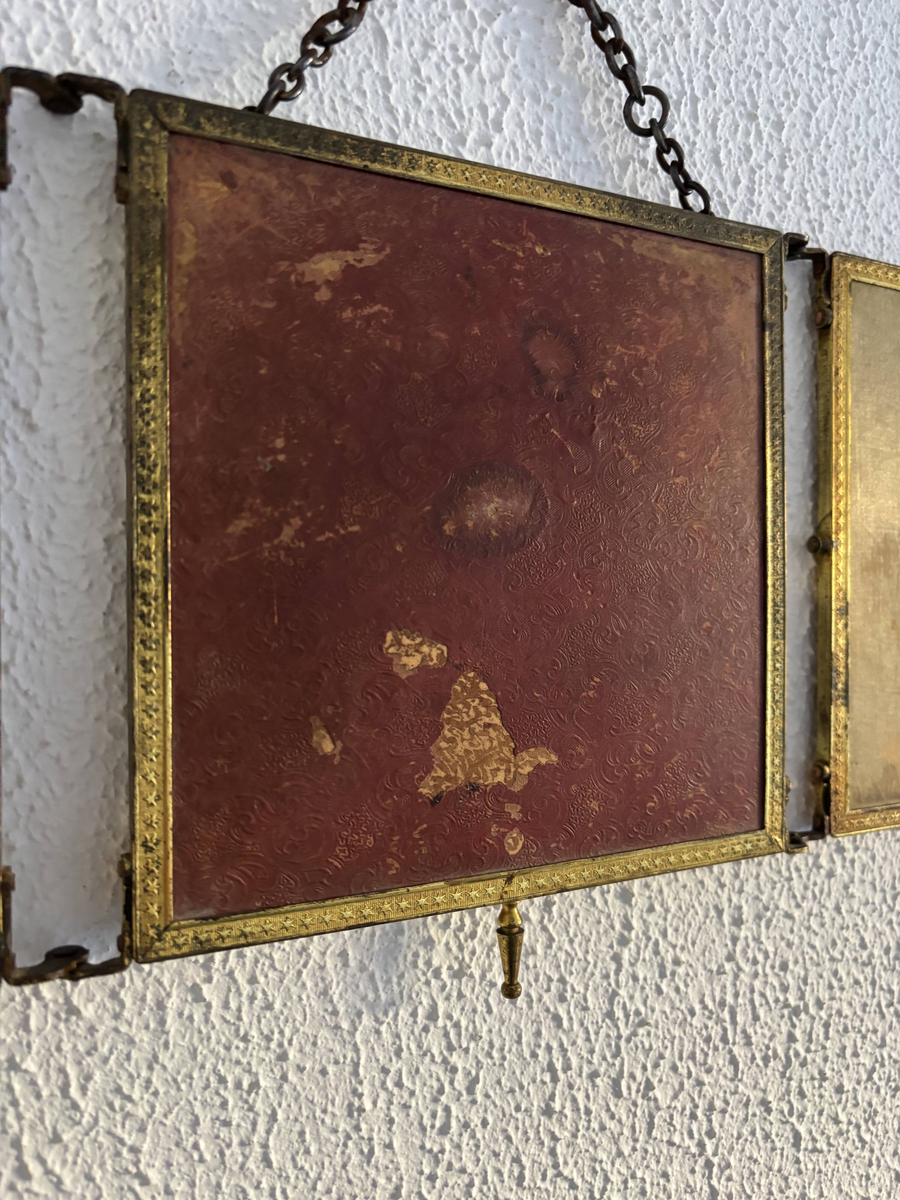 Vintage 1900 triptych barber mirror in gold, gallant scene - 20 x 59 cm