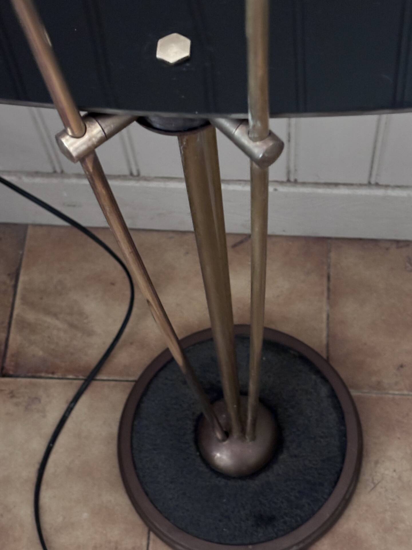 1950s Modernist Floor Lamp with Reading Light, brass and filigree glass.