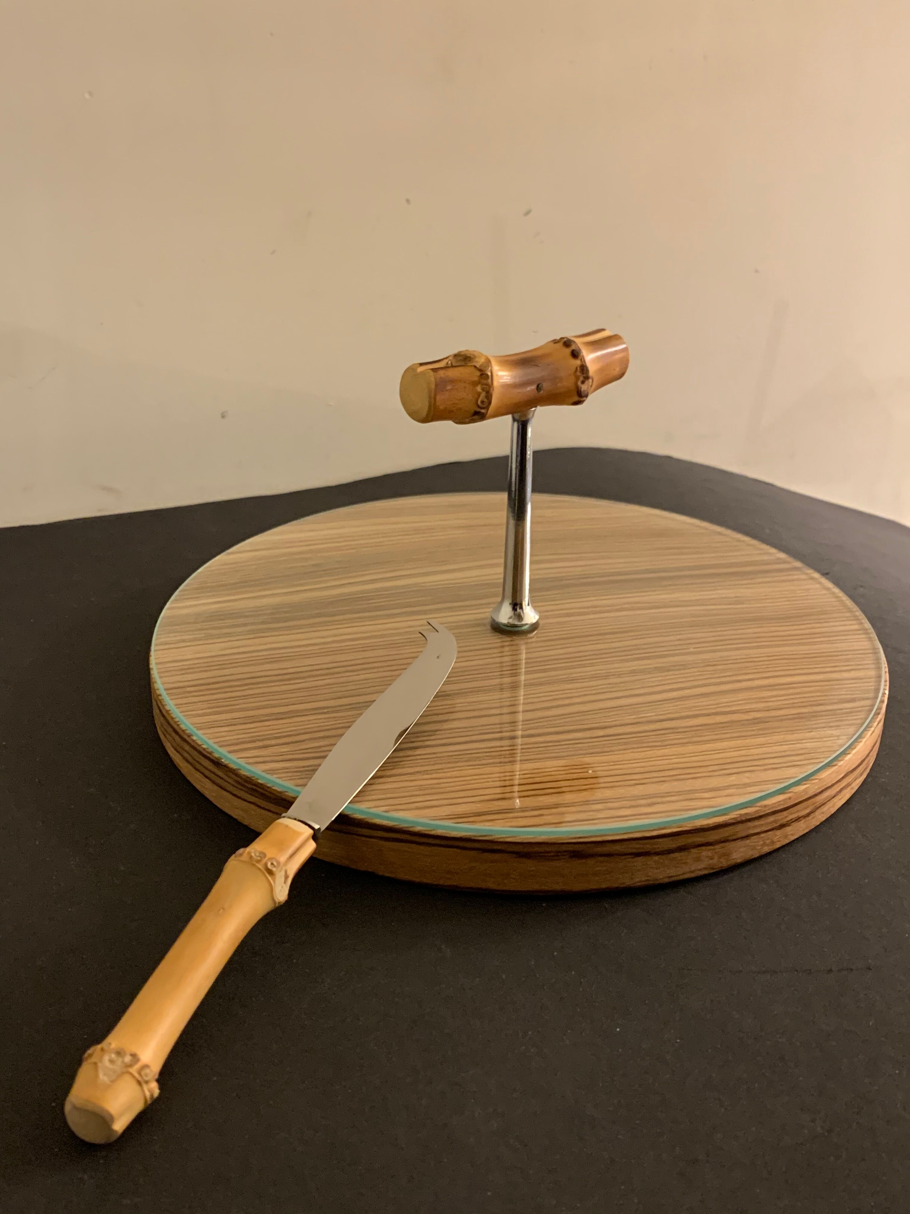 Plateau à fromage en bois et verre 1960
