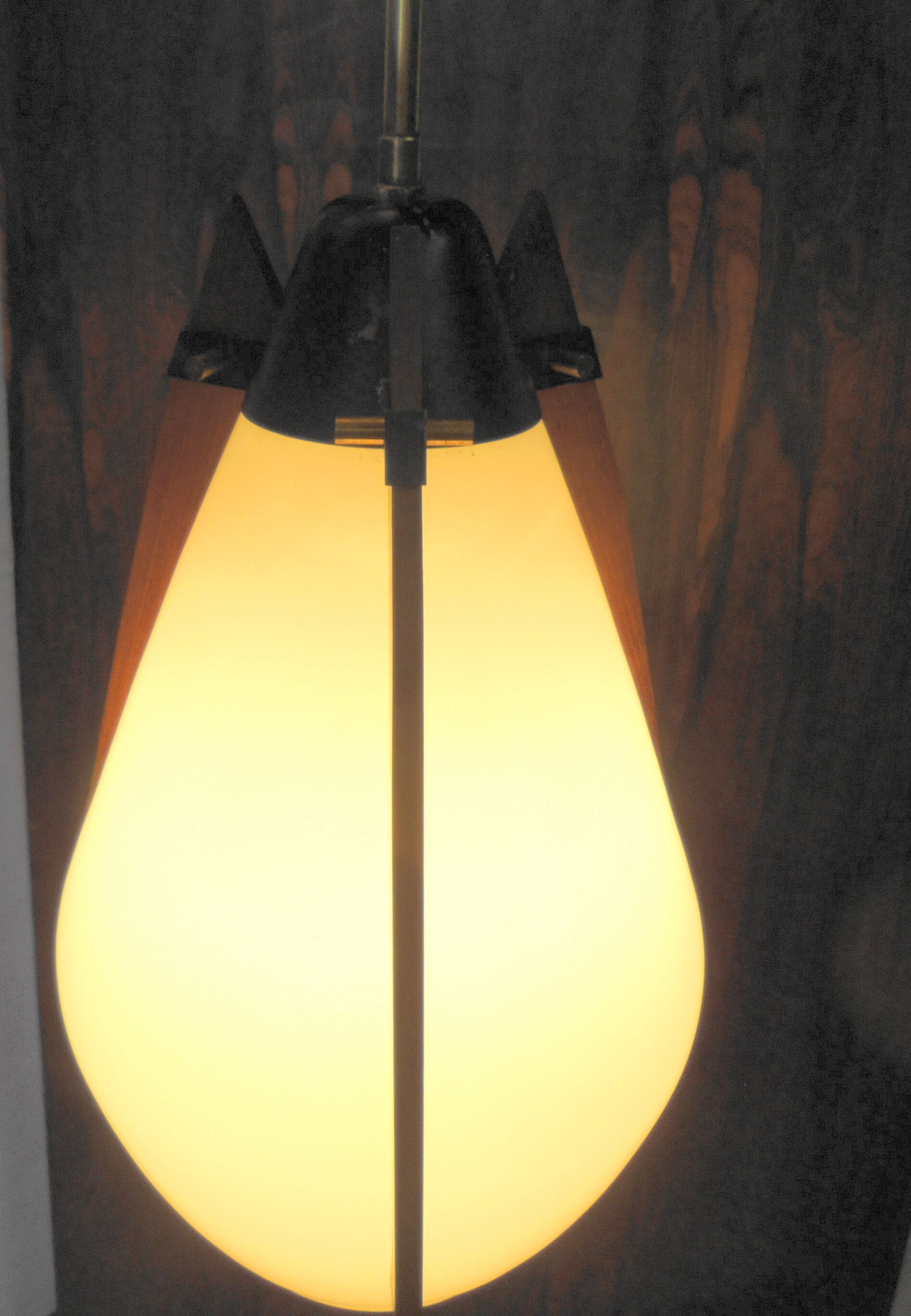 Italian hanging lamp in brass opaline and teak from the 70s