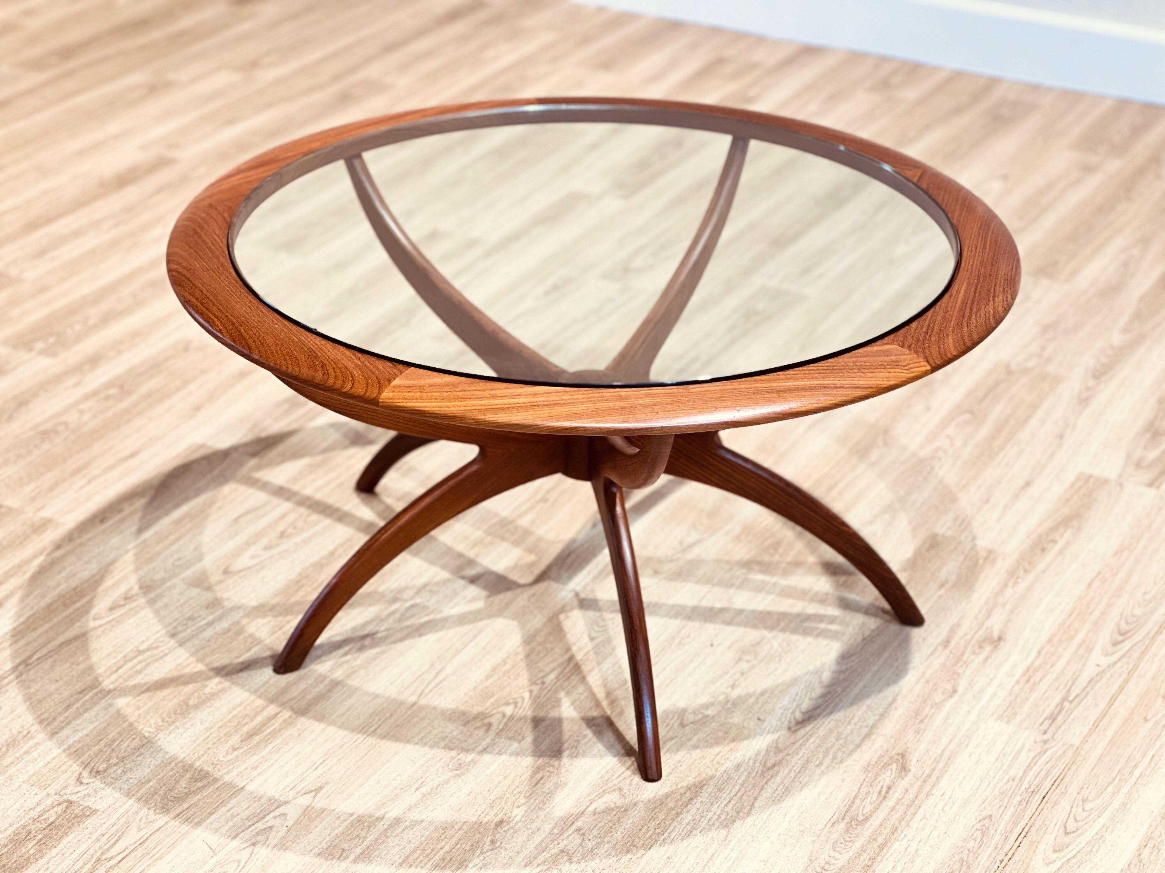 Table basse ronde Spider de G Plan, années 1960