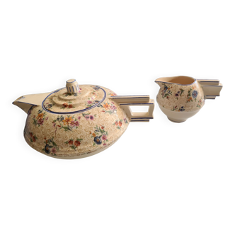 Teapot and milk jug