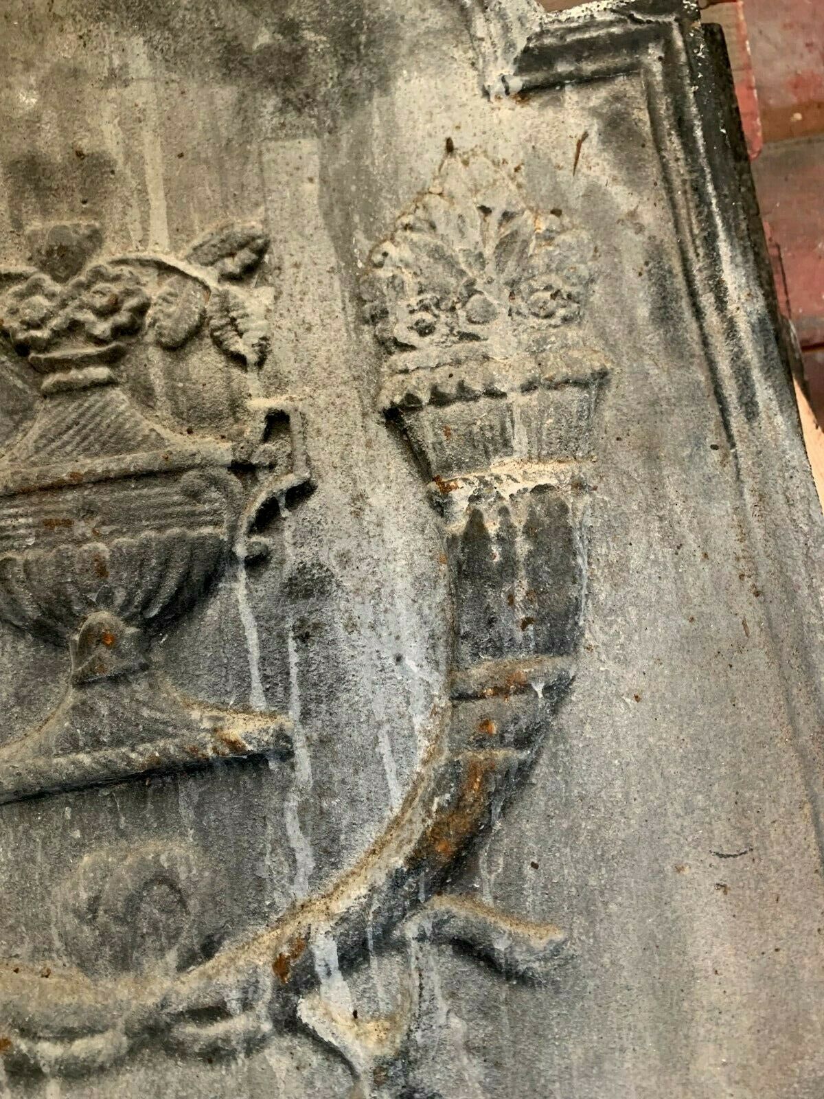 Fireplace bottom plate in cast iron XX century