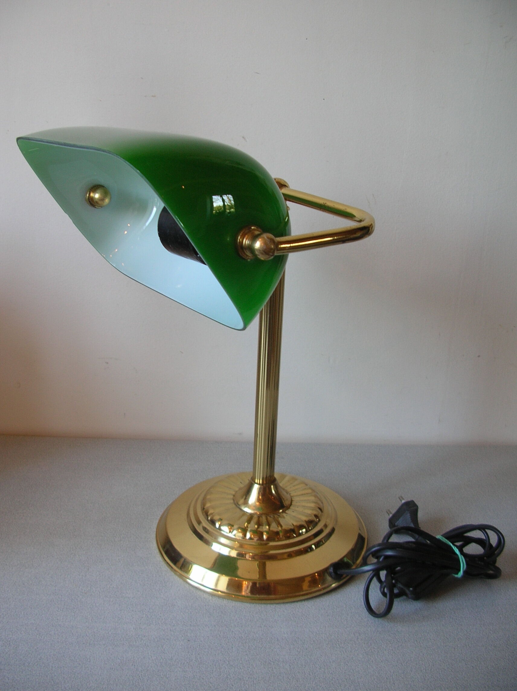 Notary desk lamp and adjustable lampshade green and white deco library