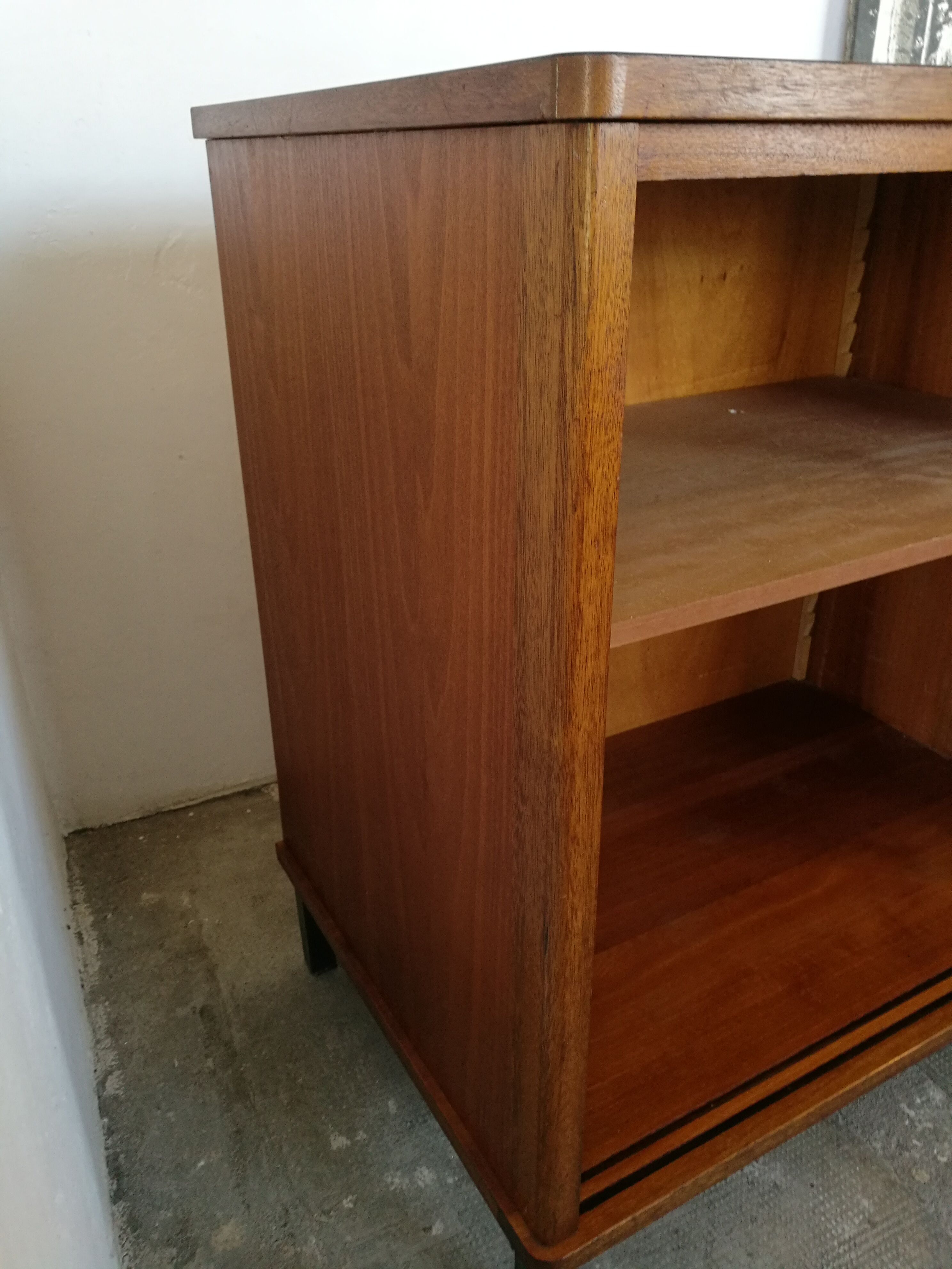 Vintage row sliding doors