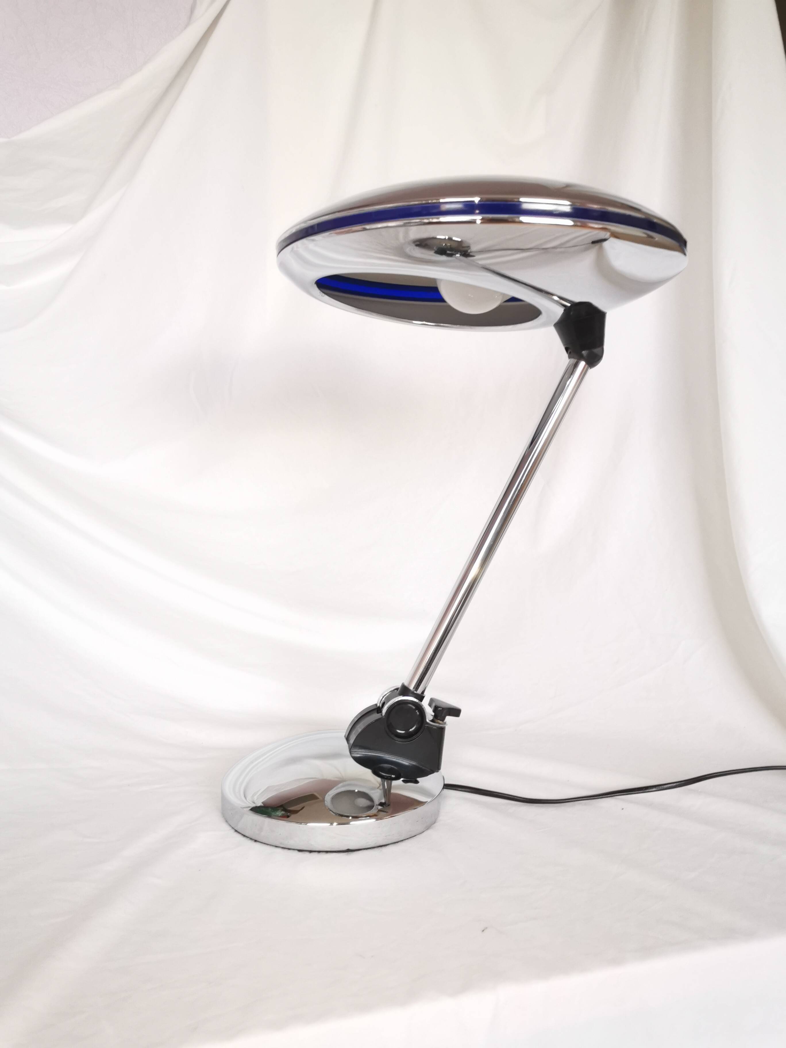 Adjustable chrome metal UFO lamp, space age, UFO, Aluminor, France, 1980.