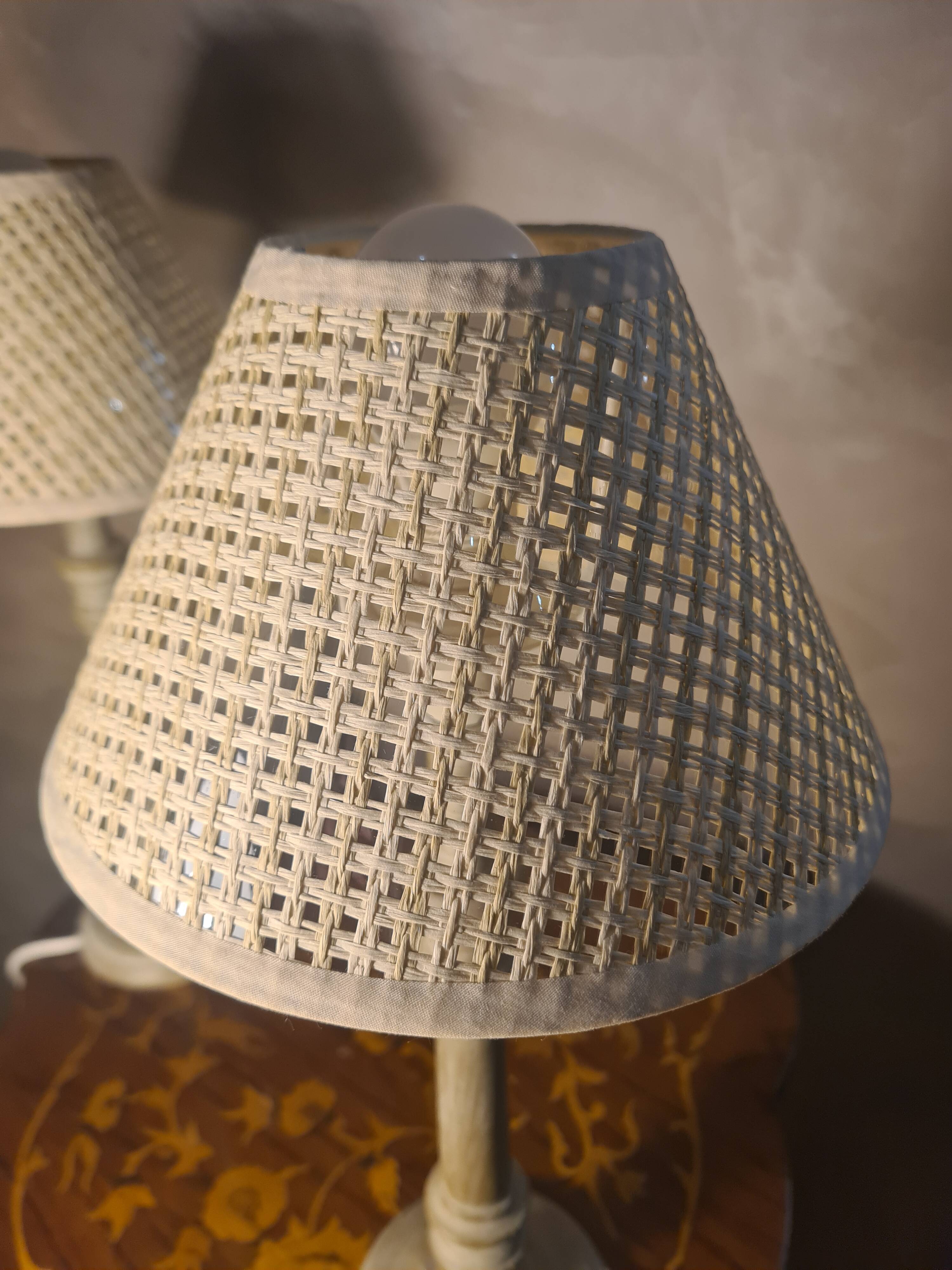 Paire de lampes bois  classic  abat jour osier 44x20 elec ok tres bon etat