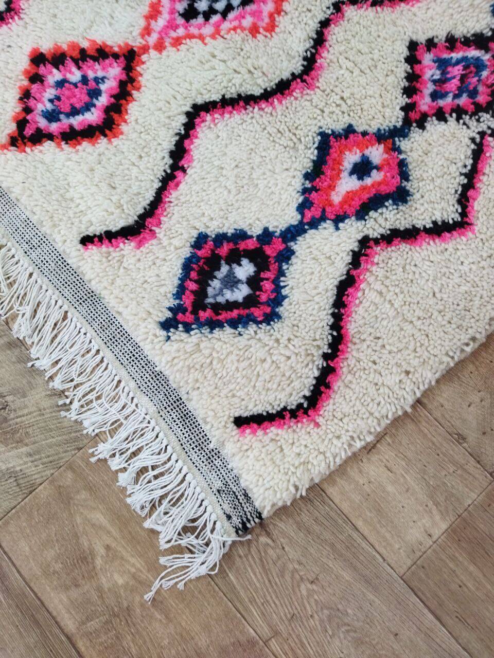 Handmade moroccan berber rug 267 x 121 cm