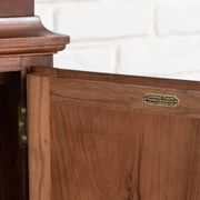 Bar cabinet by Muebles Casas