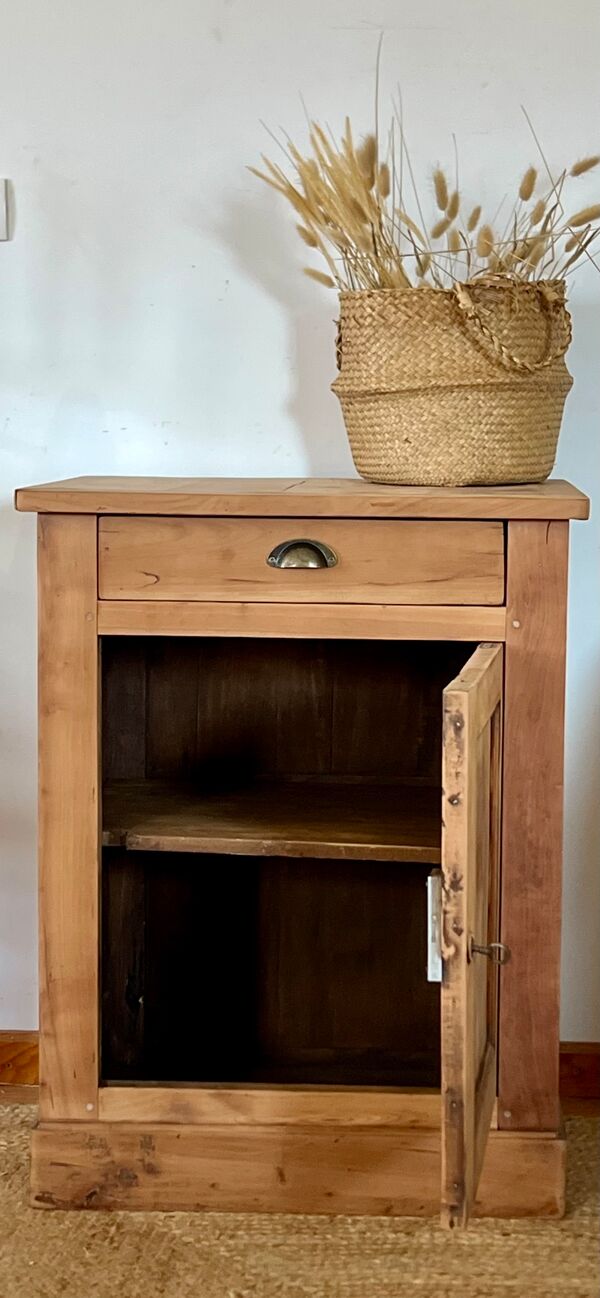 Buffet, confiturier 1 porte, 1 tiroir ancien en bois massif  brut, rénové